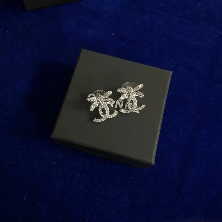 [BUNJANG] Chanel Ribbon Logo Earrings / 샤넬 리본  로고 귀걸이