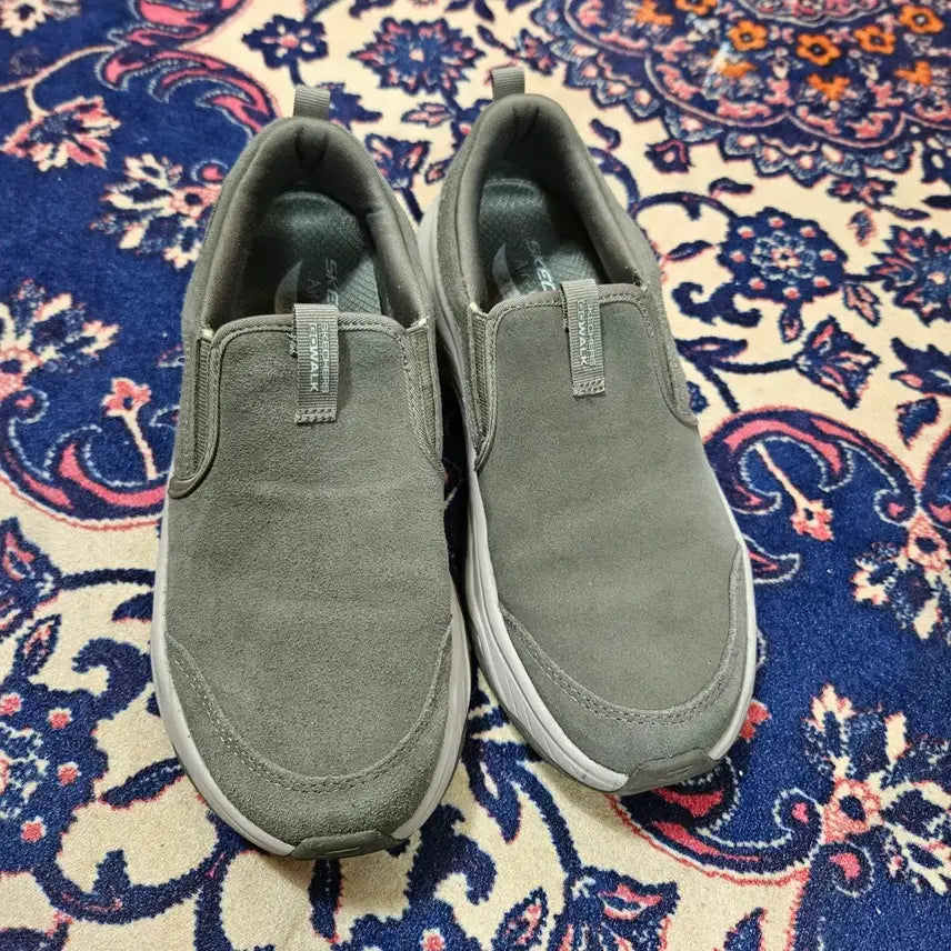 [BUNJANG] Skechers Go Walk Arch Fit Slip-On Sneakers / 스케쳐스 고워크 아치핏 슬립온