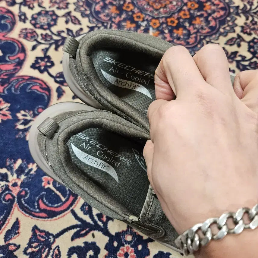 [BUNJANG] Skechers Go Walk Arch Fit Slip-On Sneakers / 스케쳐스 고워크 아치핏 슬립온
