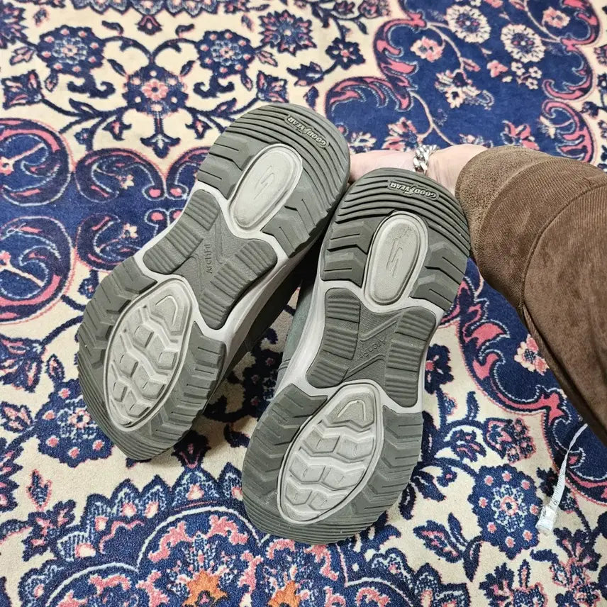 [BUNJANG] Skechers Go Walk Arch Fit Slip-On Sneakers / 스케쳐스 고워크 아치핏 슬립온