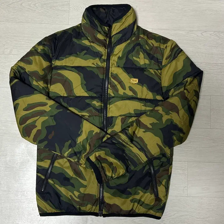 [BUNJANG] Onitsuka Tiger Camo Vintage Lightweight Padded Jacket / 오니츠카타이거 패딩 집업 카모 빈티지 경량패딩