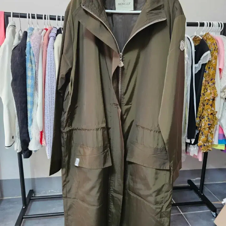 [SOLD OUT] 몽클레어 카키색 바람막이 자켓