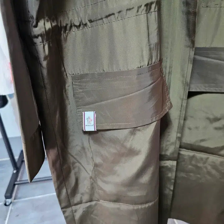 [SOLD OUT] 몽클레어 카키색 바람막이 자켓