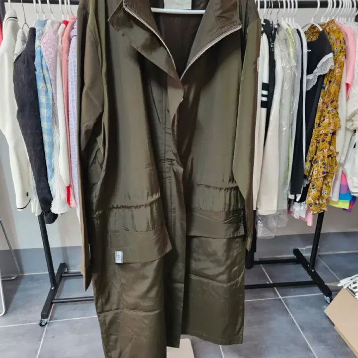 [SOLD OUT] 몽클레어 카키색 바람막이 자켓