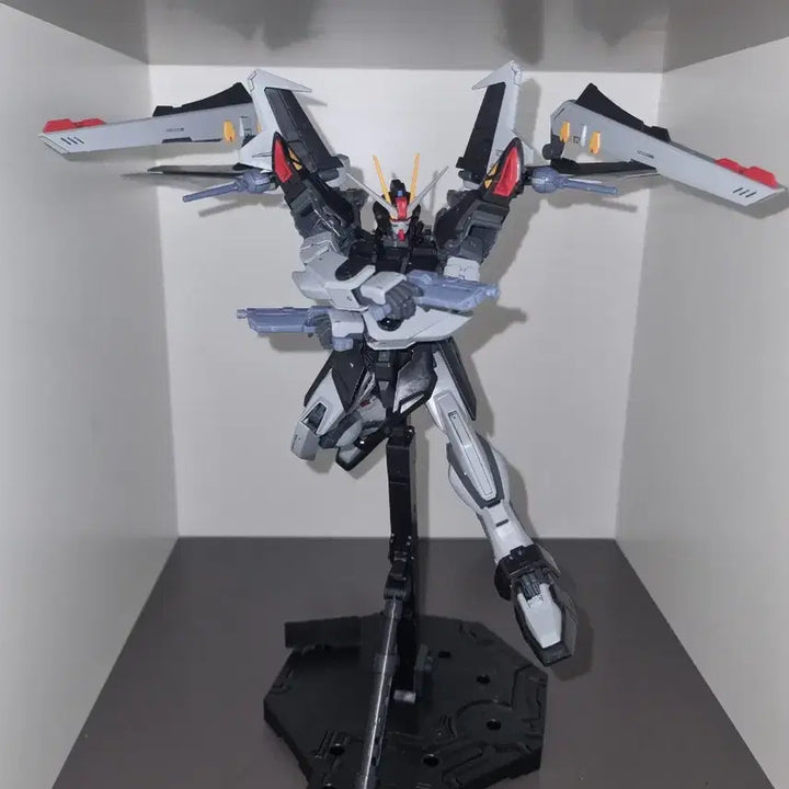 [SOLD OUT] MG 스트라이크 느와르+사제데칼(새상품) 가조립 상품 팝니다