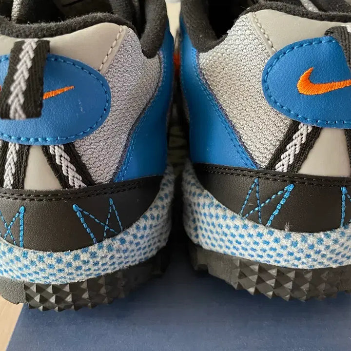 [BUNJANG] Nike Air Humara Silver Blue Sneakers / [285]나이키 에어 휴마라 실버 블루