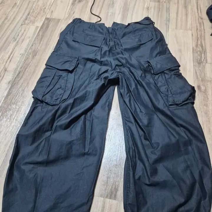 [SOLD OUT] 니들스 bdu 카고팬츠 s 사이즈