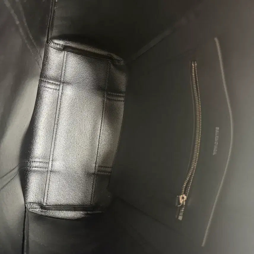 [BUNJANG] Balenciaga Everyday XS Navy Shoulder Bag / 발렌시아가 에브리데이xs 네이비