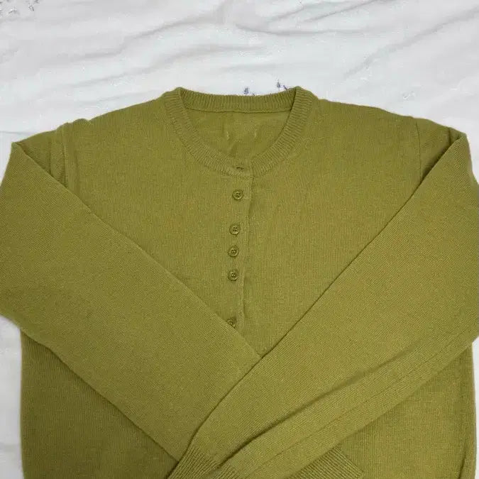 [SOLD OUT] 브렌다브렌든 올리브 가디건