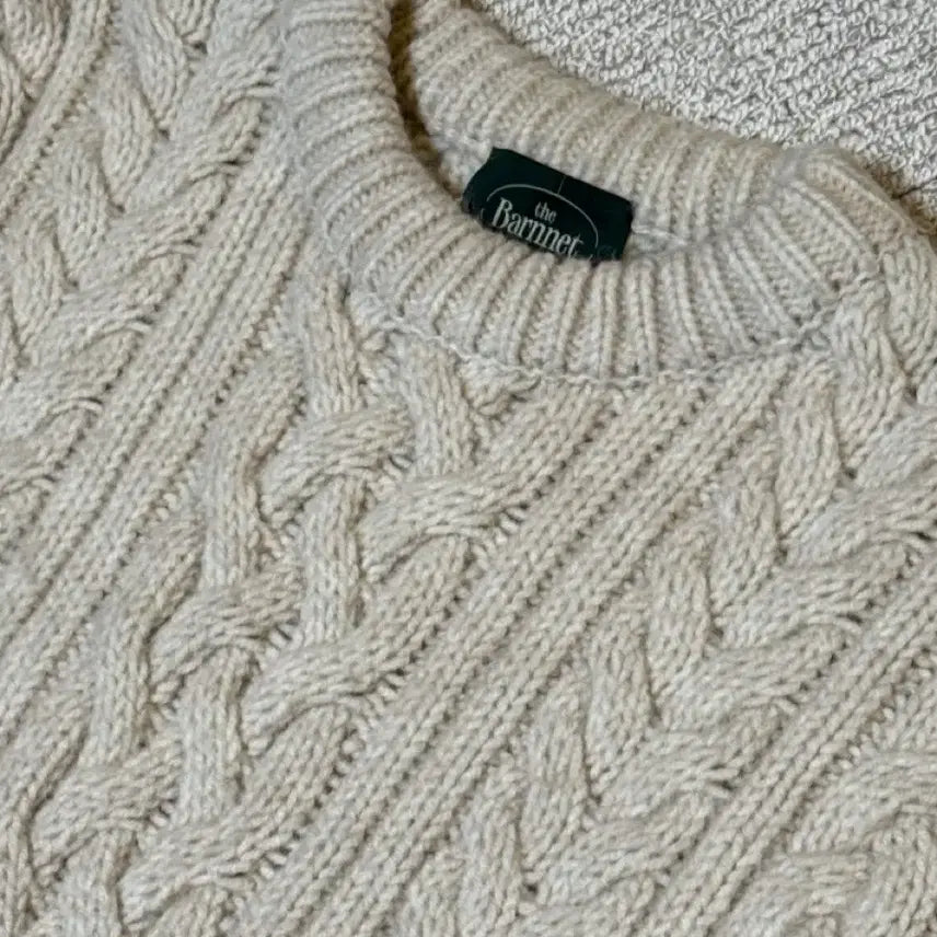 [BUNJANG] The Barnet Cable Knit Sweater / 더바넷 꽈배기 니트