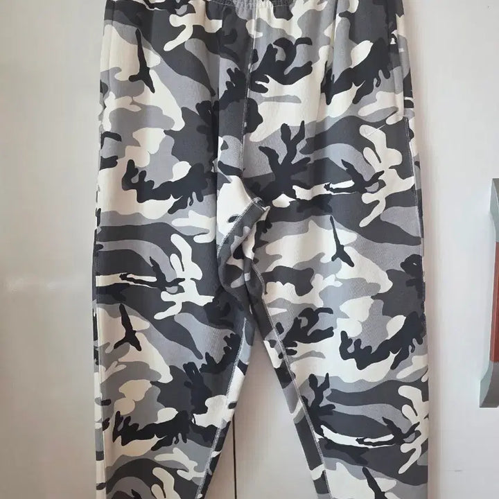 [BUNJANG] Nike NRG Solo Swoosh Fleece Pants White Camo / 나이키 NRG 솔로 스우시 플리스 팬츠 세일 화이트 카모 - US/EU