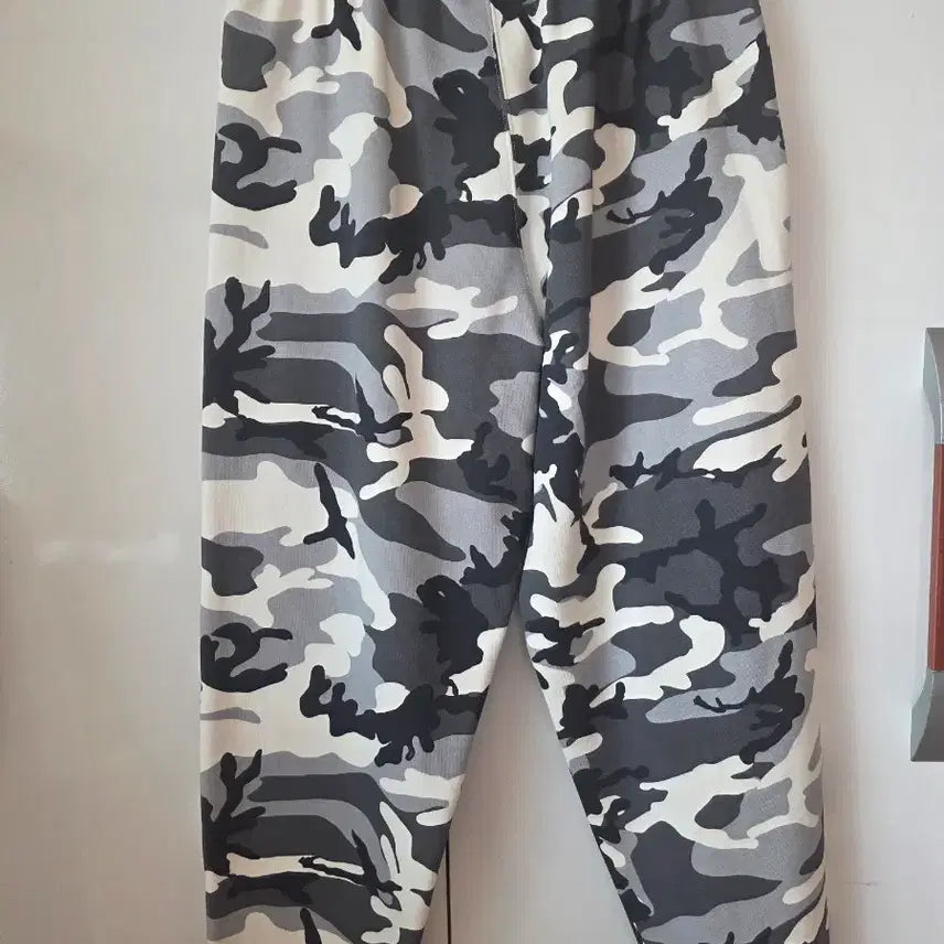 [BUNJANG] Nike NRG Solo Swoosh Fleece Pants White Camo / 나이키 NRG 솔로 스우시 플리스 팬츠 세일 화이트 카모 - US/EU