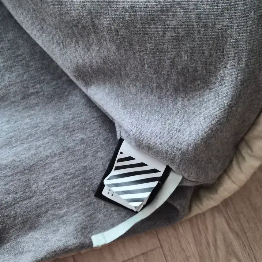 [BUNJANG] Off-White Padded Jacket L Size / 오프화이트 패딩L사이즈