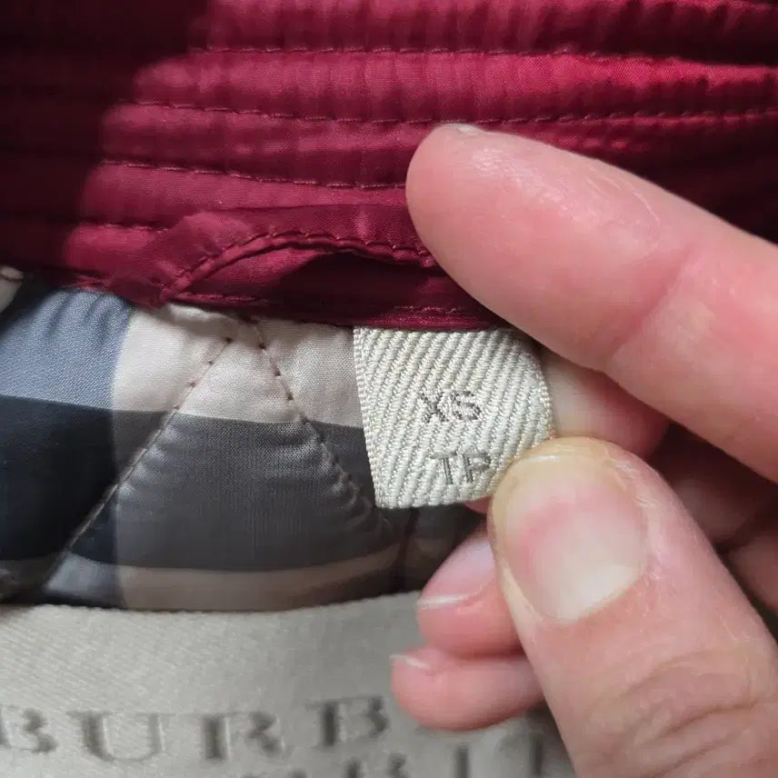 [BUNJANG] Burberry Quilted Jacket XS Detachable Fur Hood / 버버리 퀼팅 자켓 xs 모자털 탈부착가능
