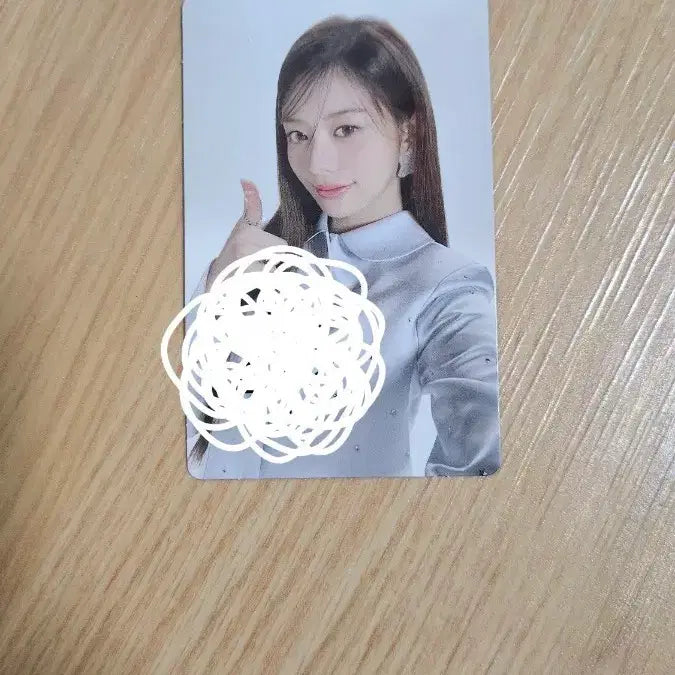 [BUNJANG] ILLIT Minju Signed Photocard / 아일릿 민주 싸인 포카