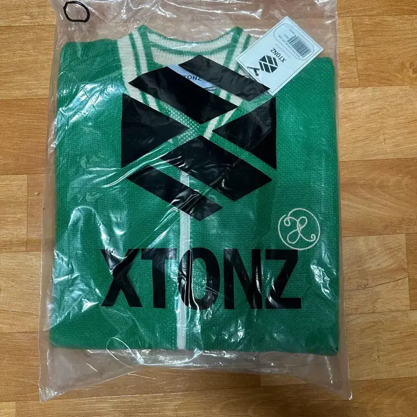 [BUNJANG] XTONZ Mari Stadium Knit Zip-Up / 엑스톤즈 마리 스타디움 니트 집업
