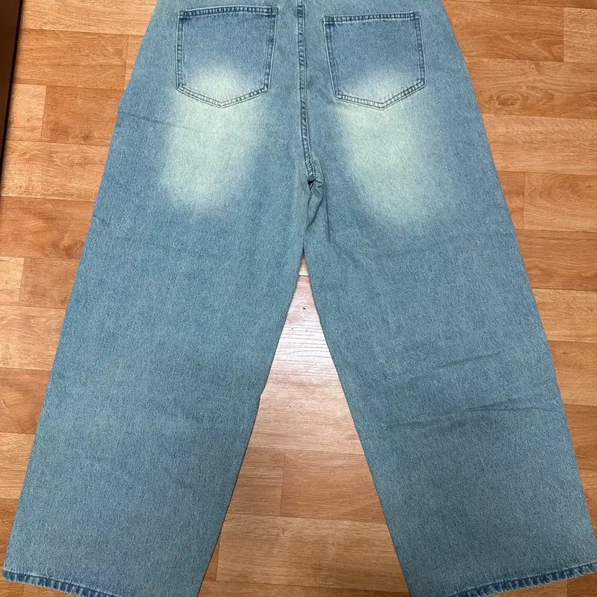 [BUNJANG] Suede Washed Denim Jeans / 스웨이드 컬러 워시드 데님 블루