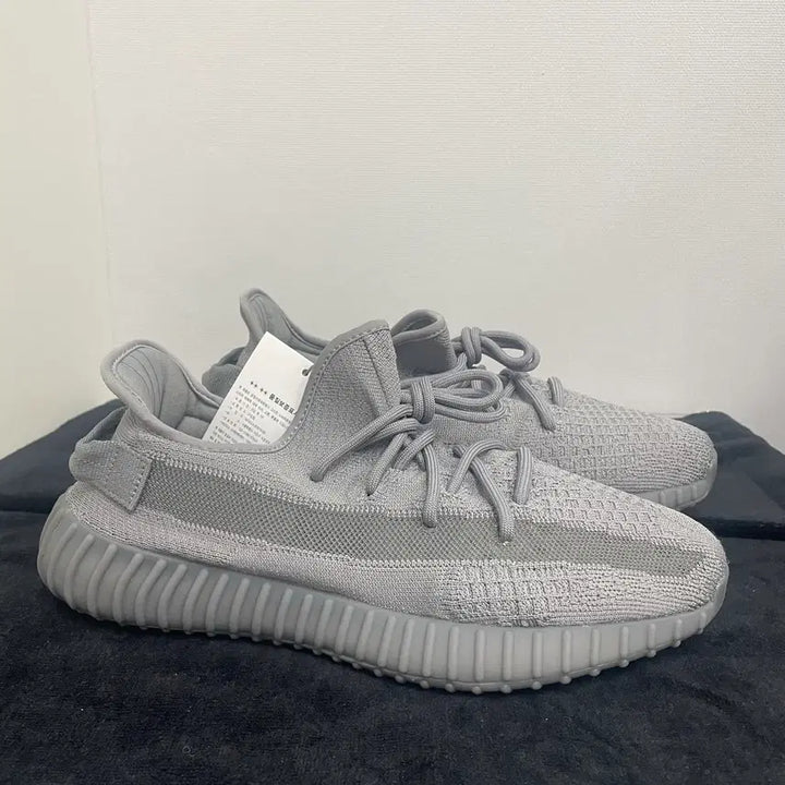 [BUNJANG] Adidas Yeezy Boost 350 V2 Steel Grey Sneakers (Size 275) / 아디다스 이지부스트 350 V2 스틸그레이 275