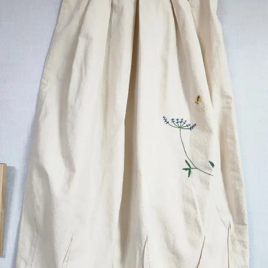 [BUNJANG] Embroidered Floral Linen Long Skirt / 광목 자수스커트66-77
