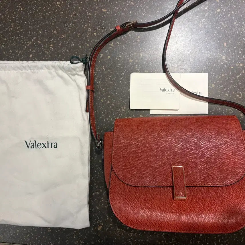 [BUNJANG] Valextra Saddle Shoulder Bag / 발렉스트라 정품 숄더백