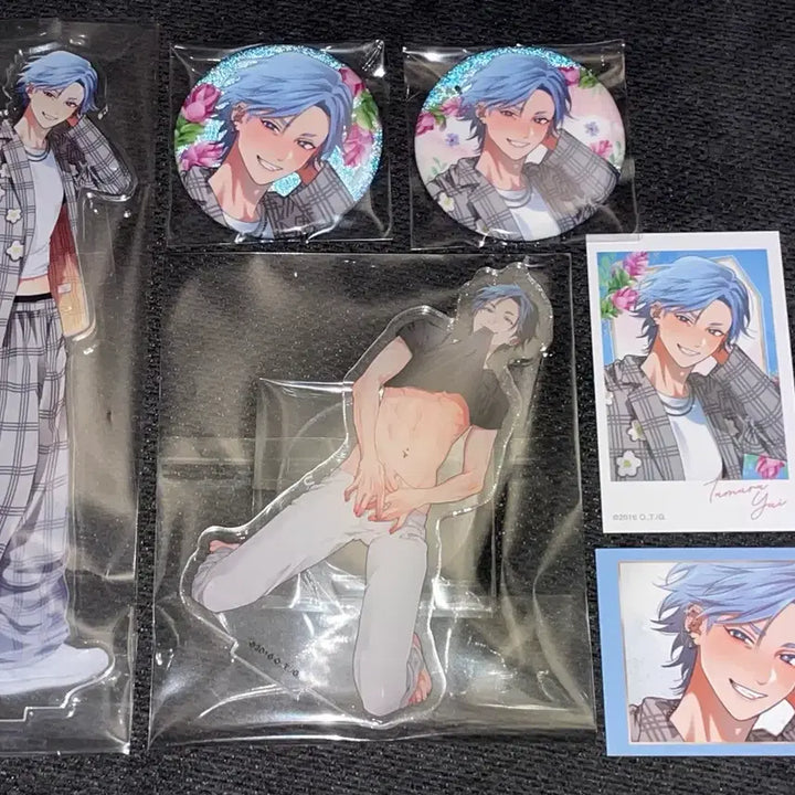 [BUNJANG] Tamura Yui Acrylic Stand, Can Badge, and Bromide Bundle / 야리칭빗치부 타무라 유이 아크릴 스탠드 캔뱃지 브로마이드