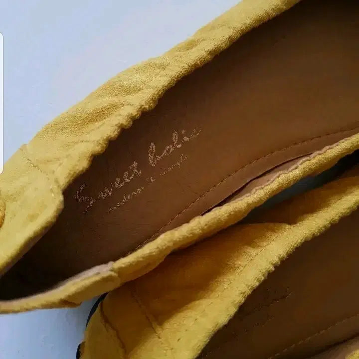 [BUNJANG] Suede Loafers (Mustard Yellow) / 스웨이드 단화 (새제품/235)