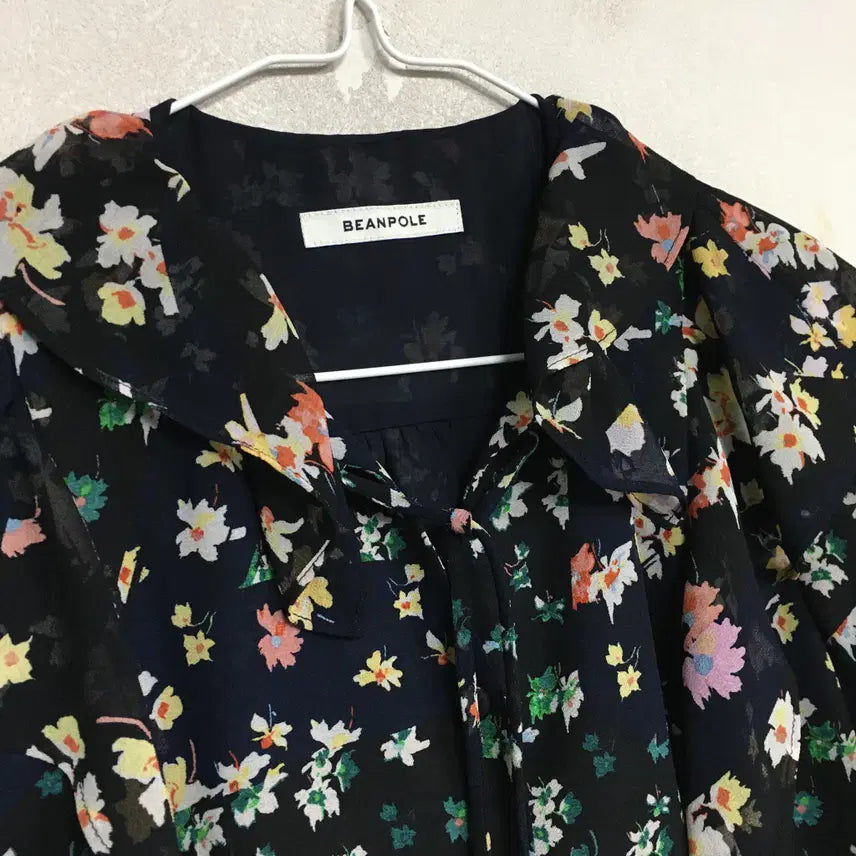 [BUNJANG] Beanpole Ladies Ruffle Flower Blouse / 빈폴 레이디스 러플 플라워 블라우스 90