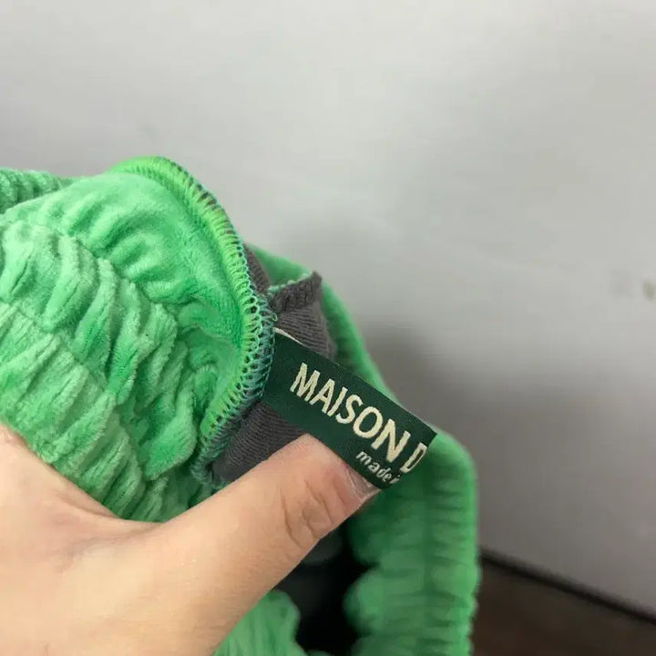 [BUNJANG] Green Velvet Wide Training Pants / 벨벳 그린 배색 와이드 트레이닝 팬츠