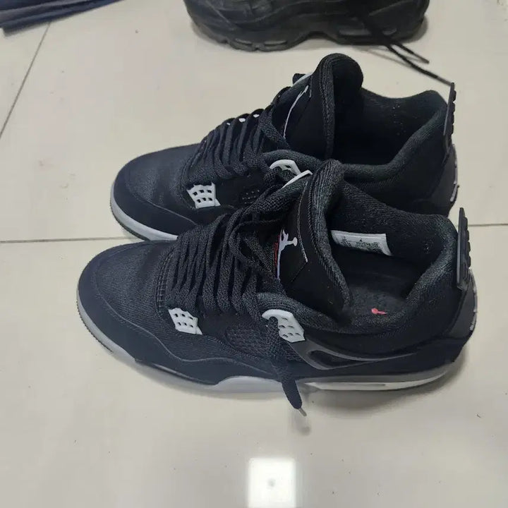 [BUNJANG] Nike Air Jordan 4 Retro SE Black and Light Steel (280) Sneakers / 조던 4 레트로 SE 블랙 앤 라이트 스틸(280)새상품급