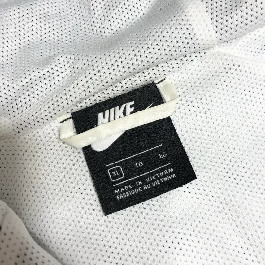 [SOLD OUT] 나이키 윈드러너 바람막이 XL .