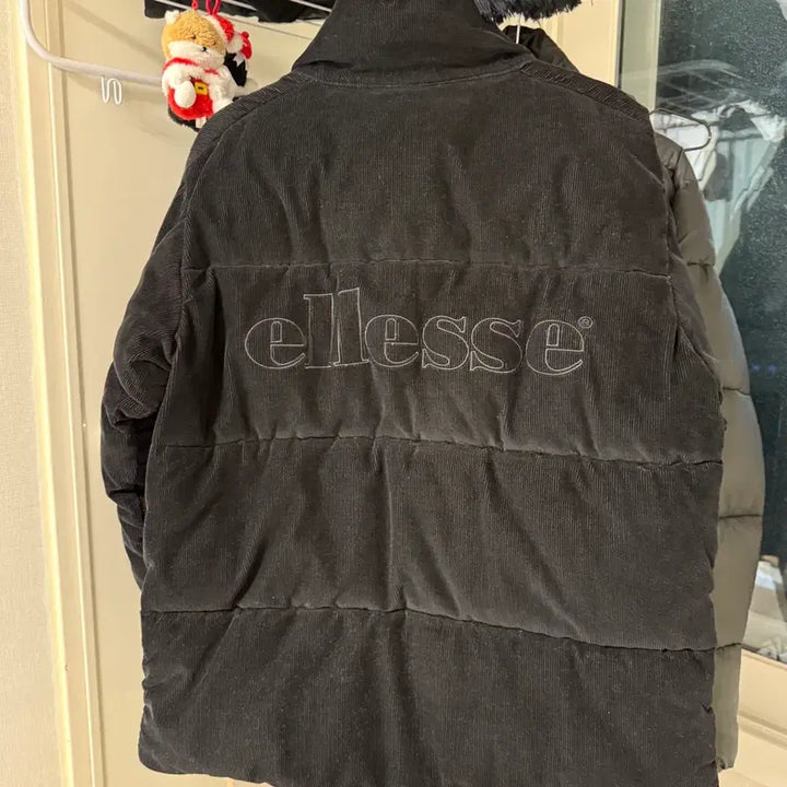 [BUNJANG] Ellesse Corduroy Padded Jacket / 엘레쎄 Ellesse 코로듀이 패딩 검정 90