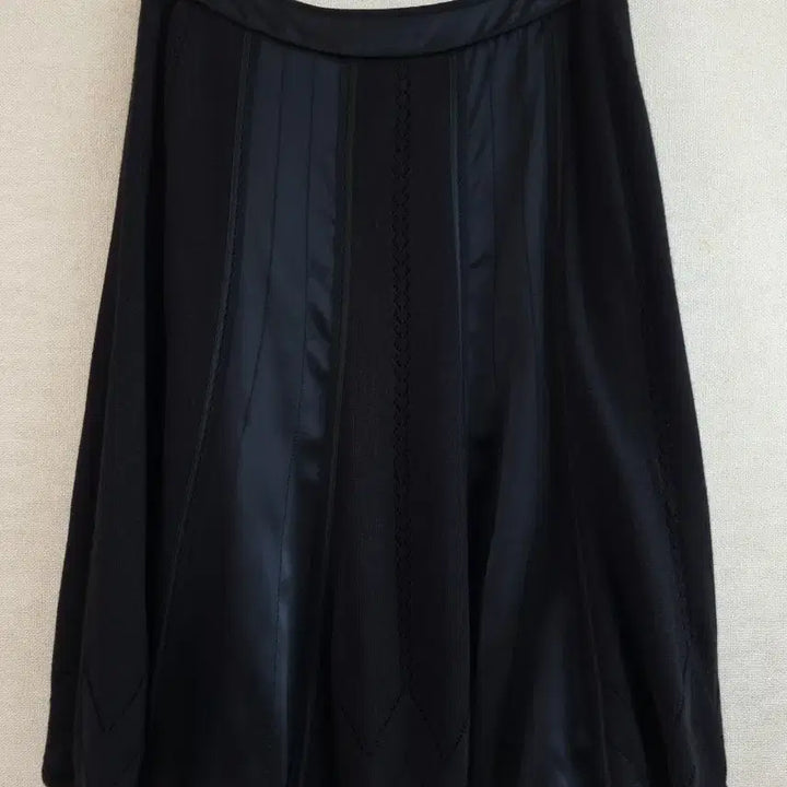 [BUNJANG] Mine Black A-Line Knit Silk Skirt / 한섬 마인 블랙 A라인 니트 실크 스커트