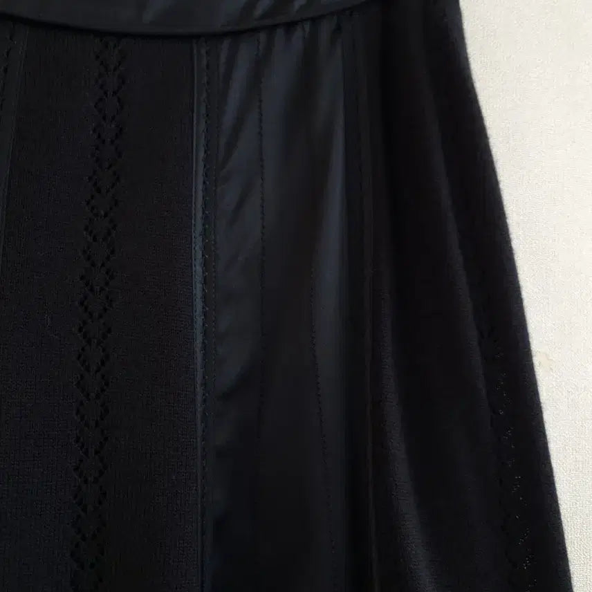[BUNJANG] Mine Black A-Line Knit Silk Skirt / 한섬 마인 블랙 A라인 니트 실크 스커트