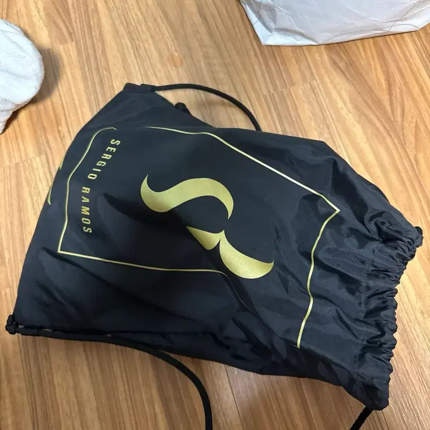 [BUNJANG] Mizuno Sergio Ramos Edition Soccer Cleats / (1회 착용) 미즈노 세르히오 라모스 에디션 한정판