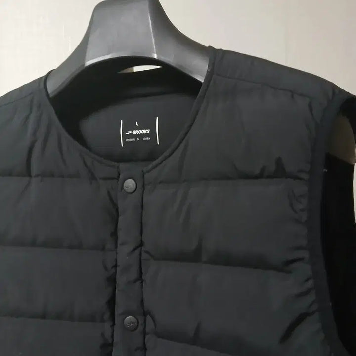[BUNJANG] Brooks Black Lightweight Padded Vest / 브룩스 블랙 경량 패딩 조끼 L