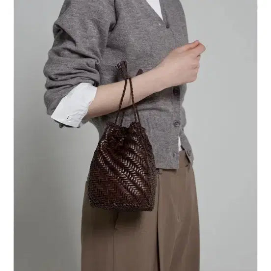 [SOLD OUT] 드래곤 디퓨전 폼폼 더블점프 8838 다크브라운 버킷백