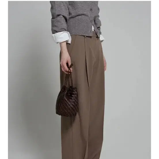 [SOLD OUT] 드래곤 디퓨전 폼폼 더블점프 8838 다크브라운 버킷백