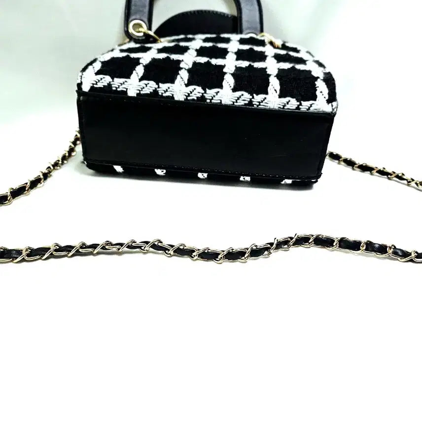 [BUNJANG] Black and White Tweed Chain Shoulder Bag / 블랙 앤 화이트 트위드 체인숄더백 새상품