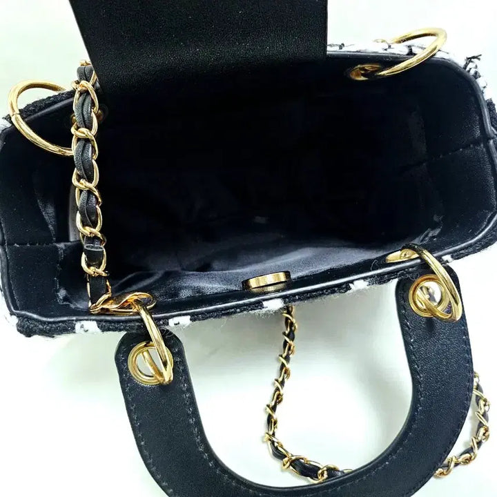 [BUNJANG] Black and White Tweed Chain Shoulder Bag / 블랙 앤 화이트 트위드 체인숄더백 새상품