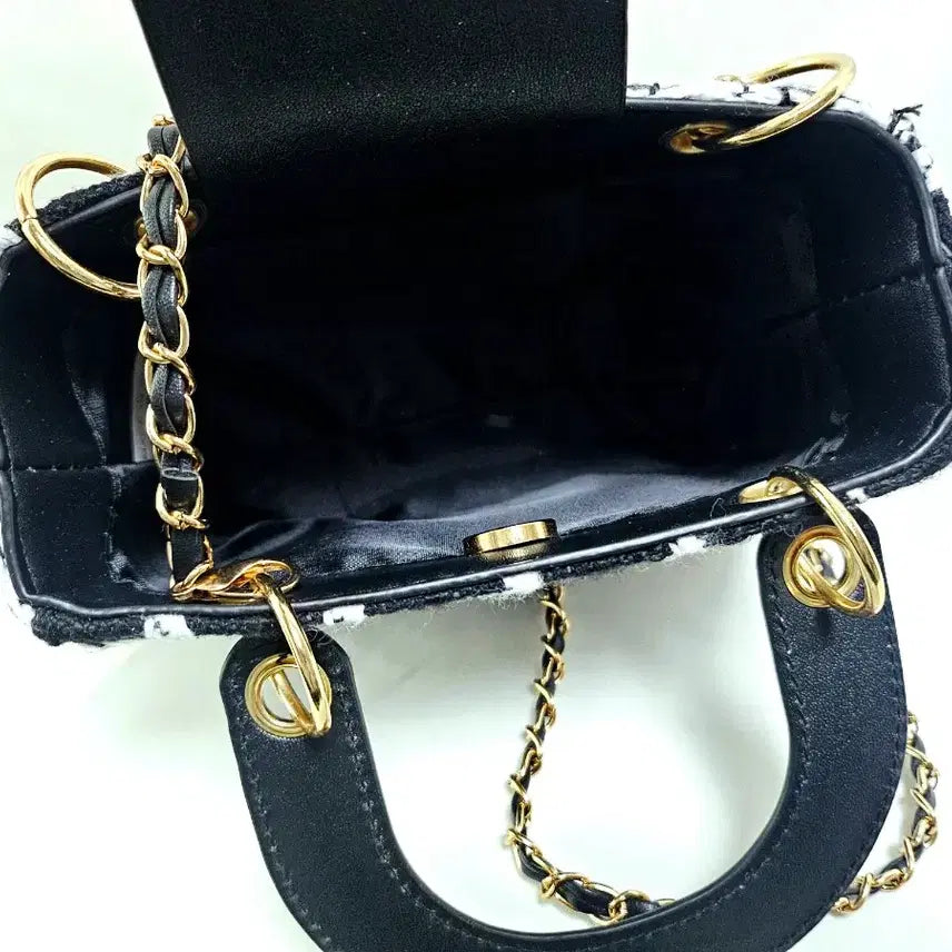 [BUNJANG] Black and White Tweed Chain Shoulder Bag / 블랙 앤 화이트 트위드 체인숄더백 새상품
