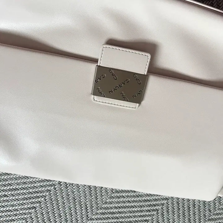 [BUNJANG] CARLYN Day Bag Crossbody Bag / 칼린 가방 크로스백 데이백