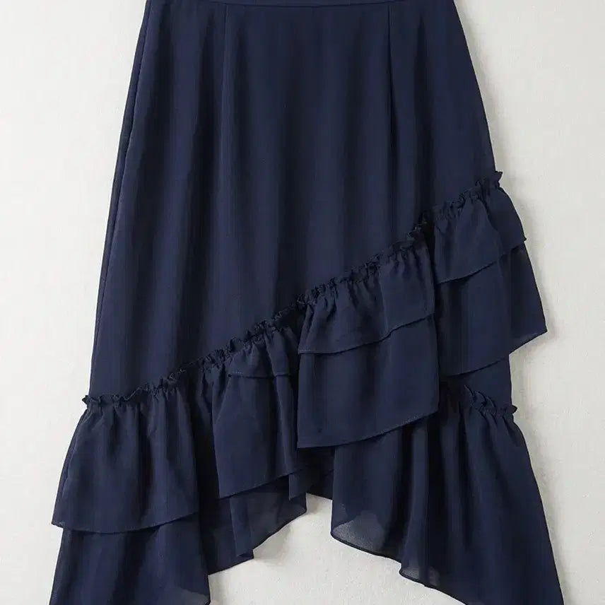 [BUNJANG] Club Monaco Asymmetrical Ruffle Midi Skirt / 가격인하|하객룩 언발 러플 미디스커트 55|네이비 (클럽모나코)
