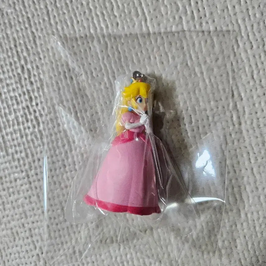 [BUNJANG] Super Mario Princess Peach Keyring (Sealed) / 슈퍼마리오 피치공주 키링 미개봉 새상품