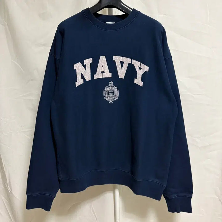 [BUNJANG] Outstanding Vintage Print Navy Sweatshirt - Navy, M / 아웃스탠딩 빈티지 프린트 NAVY 스웻셔츠 / 네이비, M