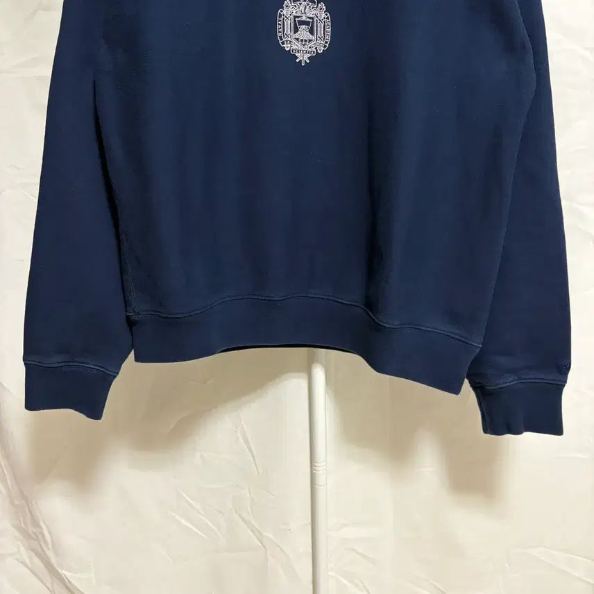 [BUNJANG] Outstanding Vintage Print Navy Sweatshirt - Navy, M / 아웃스탠딩 빈티지 프린트 NAVY 스웻셔츠 / 네이비, M
