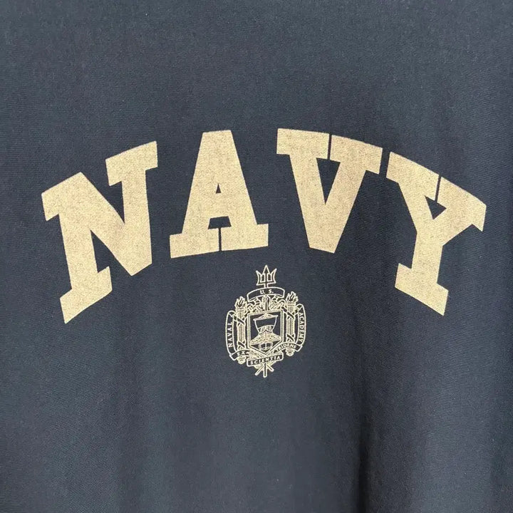 [BUNJANG] Outstanding Vintage Print Navy Sweatshirt - Navy, M / 아웃스탠딩 빈티지 프린트 NAVY 스웻셔츠 / 네이비, M