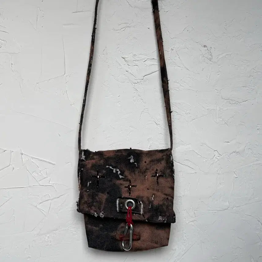 [BUNJANG] VOM Distressed Ritual Denim Bag / VOM Distressed Ritual Denim Bag