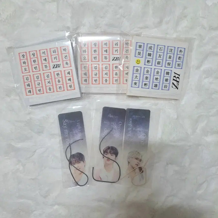 [BUNJANG] ZEROBASEONE Sung Hanbin Zhang Hao Ricky Memo Pad Bookmark Goods Bundle Set / 제로베이스원 통판 제베원 성한빈 장하오 리키 메모지 책갈피 굿즈 비공굿