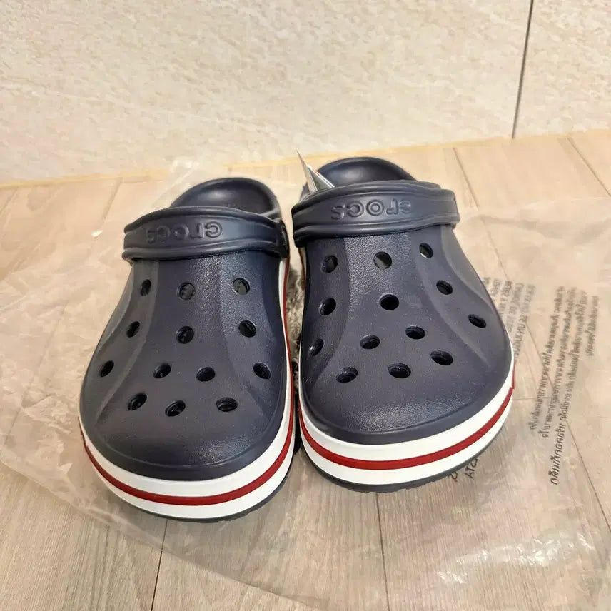 [SOLD OUT] 크록스 네이비  샌들 새상품250