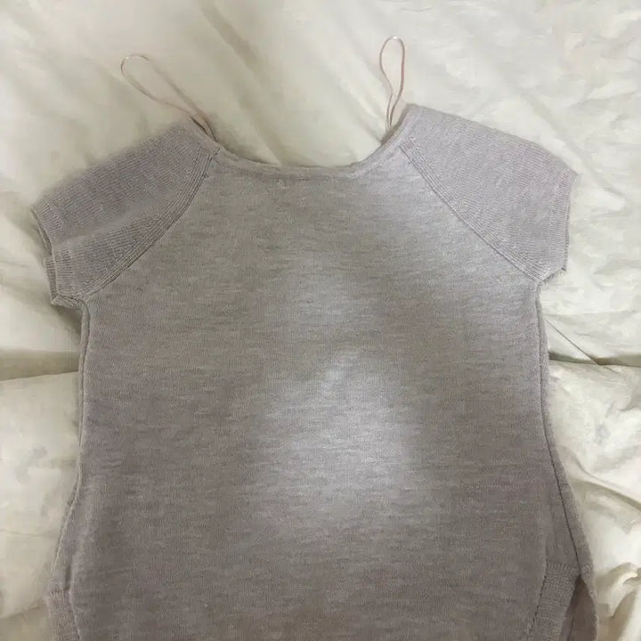 [BUNJANG] Glowny Bow Slit Short Sleeve Knit Top / 글로니 보우 슬릿 반팔 니트